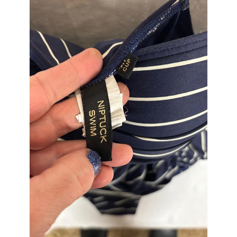 NIPTUCK SWIM Multi Fit Cup Sorrento Stripe Joanne One Piece Swimsuit Sz 10 Navy - Picture 5 of 8